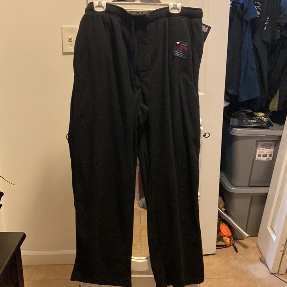 Croft & Barrow men’s brushed fleece sweatpants in black. Size XL.